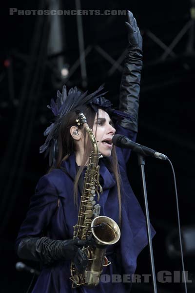 PJ HARVEY - 2016-07-03 - HEROUVILLE SAINT CLAIR - Chateau de Beauregard - Scene Beauregard - 